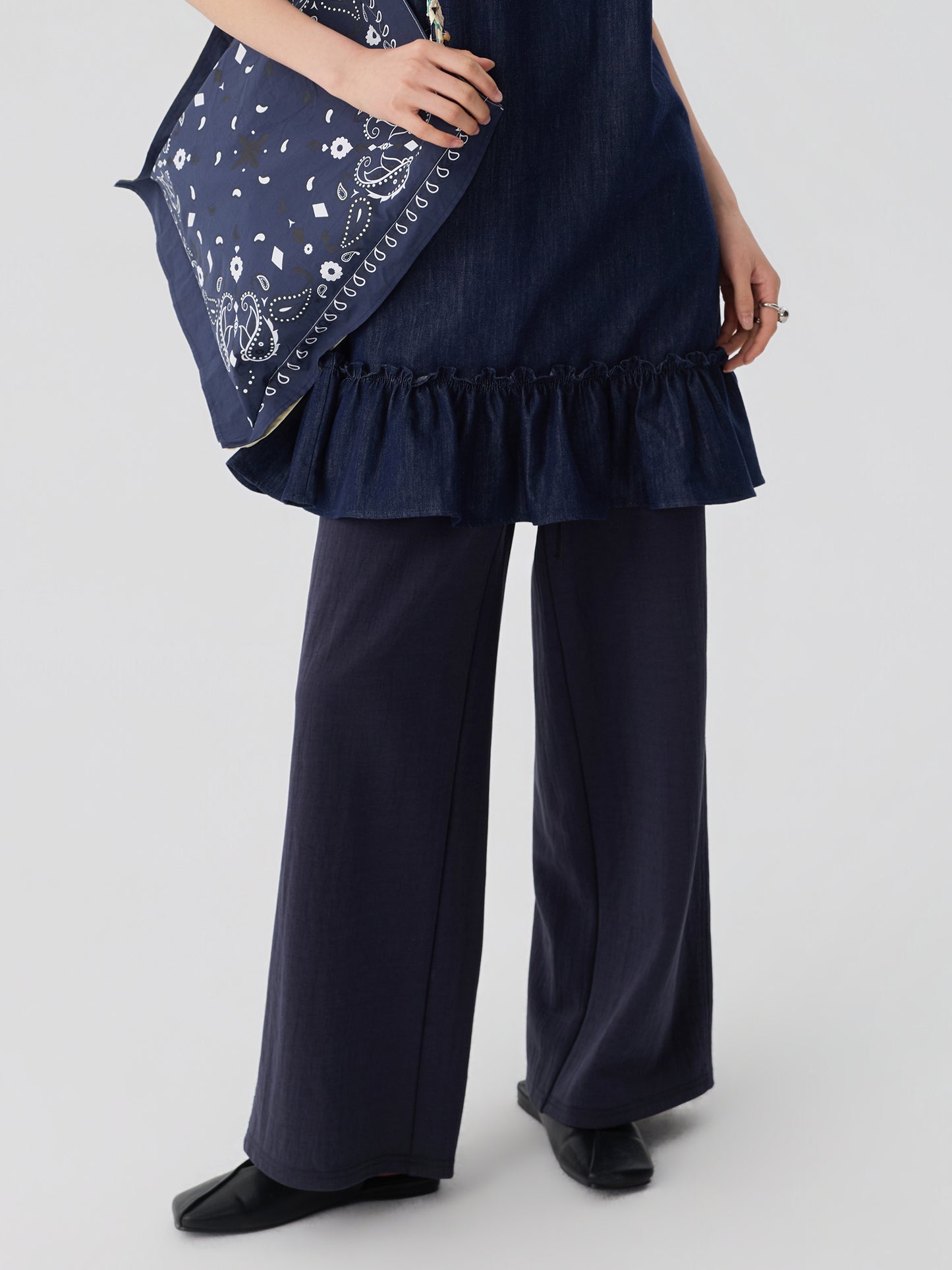 Fluid Straight-Leg Pants Trousers