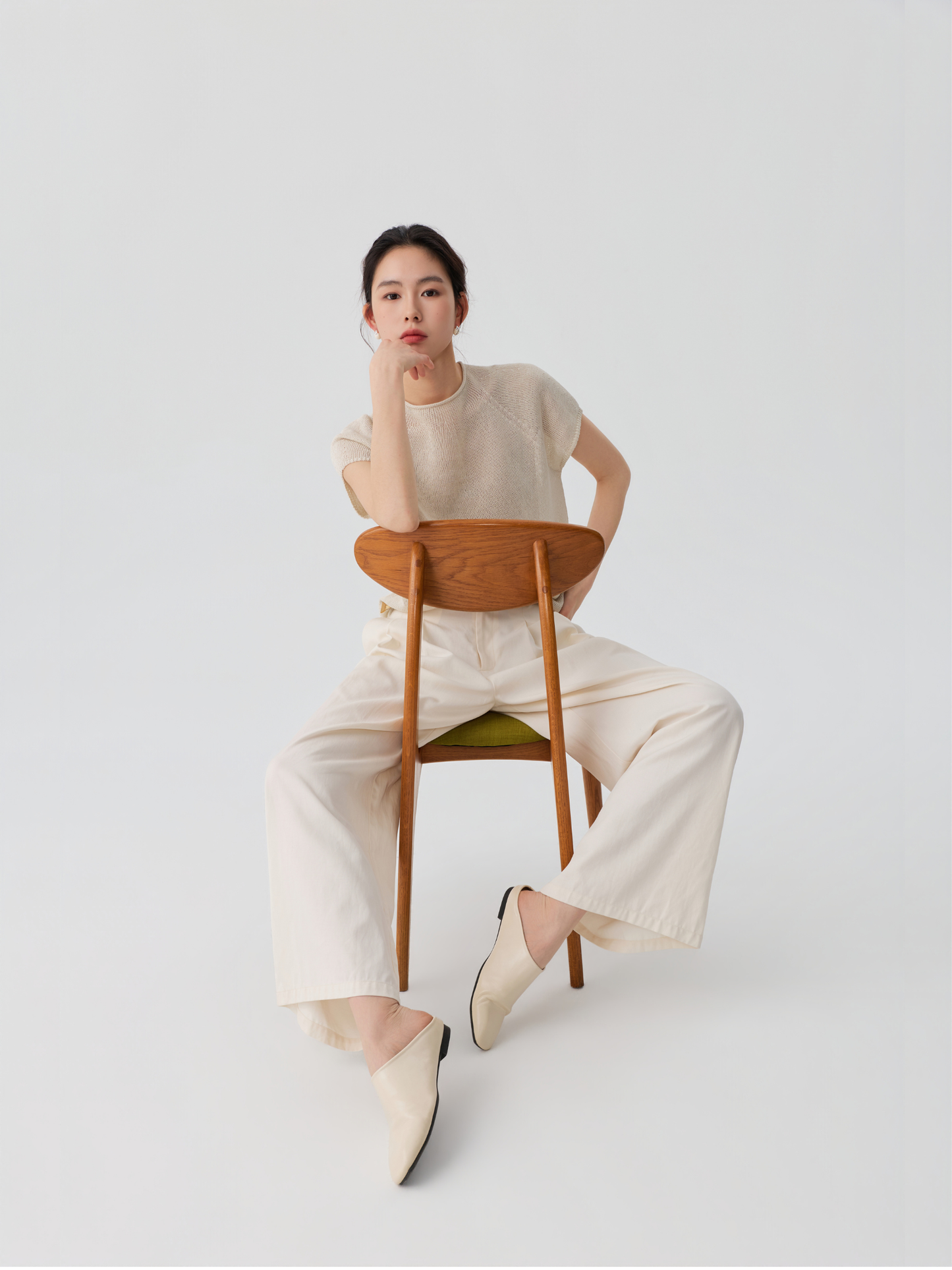 Relaxed Wide-Leg Trousers